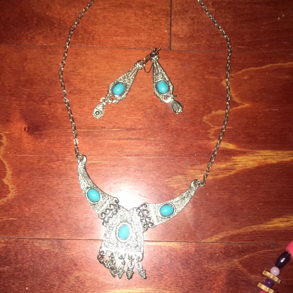 Cute earrings and necklace set